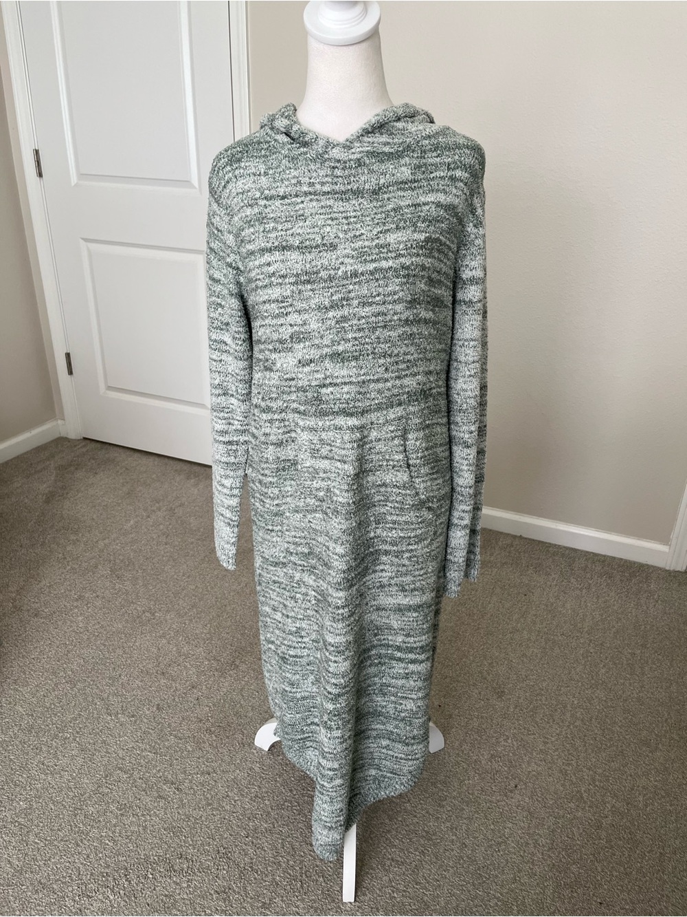 NWT Softies Marshmallow 42 inch Hooded Lounger in Dusty Green Heather Size XS